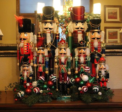 Southern Seazons: Nuts about Nutcrackers Ways To Display Nutcracker Collection, Nutcracker Displays Ideas, How To Display Nutcrackers, Nutcracker Christmas Display Ideas, Christmas Decor Ideas With Nutcrackers, Display Nutcrackers Ideas, Nutcracker Christmas Display, How To Decorate With Nutcrackers For Christmas, Nut Cracker Christmas Theme