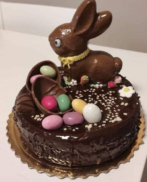 Easter Themed Cakes, Paste Fericit, Chocolate Easter Cake, Easter Appetizers, 4th Birthday Cakes, Mini Tortillas, Chocolate Cake Decoration, Creative Cake Decorating, Character Cakes