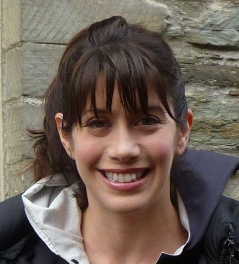 Caroline Catz - Alchetron, The Free ... Caroline Katz, Doc Martin Tv Show, Caroline Catz, English Film, No Internet Connection, Martin Clunes, Lots Of Plants, British Movies, Port Isaac