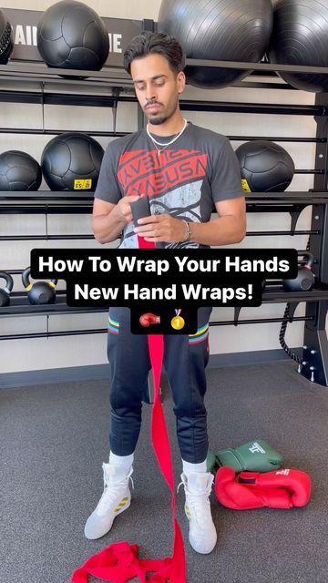 ROMIE | BOXING & FITNESS WORKOUTS 🥊 on Instagram: "These new hand wraps come with a built in knuckle pad to protect your hands even more! If you don’t have a knuckle pad you can layer your hand wraps to make a knuckle pad and follow the same steps! If you are interested in these hand wraps hit me up!" Boxing Fitness, Hand Wraps, Wrist Wrap, Boxing Workout, Hand Wrap, Boxing, Built In, Canning, How To Wear