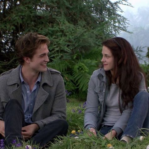 Twilight Bts, Edward Cullen Twilight, Bella And Edward, Edward Cullen, Bella Swan, Log In, Log, Bts, Twitter