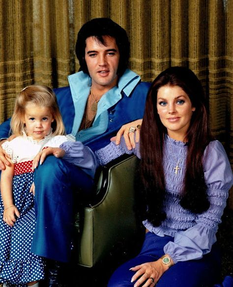 Elvis Presley Wallpaper, Elvis Costume, Elvis Presley Priscilla, Elvis And Me, Elvis Presley Family, Elvis Sings, Elvis Presley Images, Elvis Presley Pictures, Elvis And Priscilla