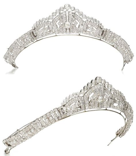 Garrard Jewelry, Antique Tiara, Diamond Tiara Wedding, Jewelry Vault, Royal Crowns, Jewellery Design Sketches, Tiara Wedding, Diamond Tiara, Baguette Diamonds