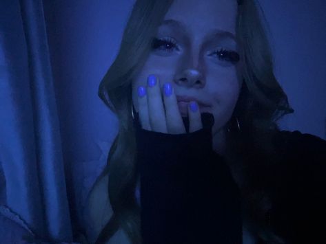 blue led, blue led lights, blue lights, blue aesthetic, blue nails, painted nails, cute painted naild, cute selfie, selfie pose, cute selfie pose, pose ideas, selfie pose ideas Aesthetic Blue Nails, Pose Ideas Selfie, Led Lights Blue, Selfie Pose Ideas, Pink Led Lights, Nails Painted, Photo Hacks, Selfie Pose, Light Girls