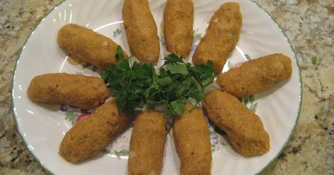 Here's a simple Lenten dish, Vospov Kufteh. Think of it as Hoom Kufteh without the meat.  Serve it with a salad, and you've got a delicious,... Veggie Burger Patties, Armenian Food, Lenten Recipes, Iranian Recipes, Bulgur Salad, Armenian Recipes, Red Lentils, Malaysian Food, Asian Desserts