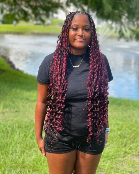 Get into these Ombre ❤️🔥💋 Extended Large Knotless + Boho. Click the link ⬆️ Colors: 99J/425/530 . . . #jaxbraider #jaxbraids #duvalbraider #jacksonvillebraids #904braids #knotlessbraids #bohoknotlessbraids #largeknotlessboxbraids Large Knotless, 4 Braids, Box Braids, Cute Hairstyles, Click The Link, Natural Hair, Natural Hair Styles, Braids, Bra