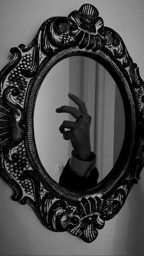 Mirror Black And White Aesthetic, Vintage Mirror Aesthetic Dark, Dark Academia Aesthetic Black And White, Mirror Wallpaper Aesthetic, Dark Mirror Aesthetic, Mirror Aesthetic Dark, Dark Academia Mirror, A Deadly Education Fanart, White Aesthetic Mirror