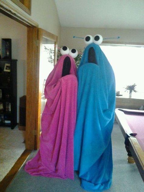 Easy Homemade Halloween Costumes, Costumes Faciles, Handmade Halloween Decorations, Popular Halloween Costumes, Halloween Parejas, Best Couples Costumes, Halloween Costumes 2016, Best Friend Halloween Costumes, Homemade Halloween Costumes