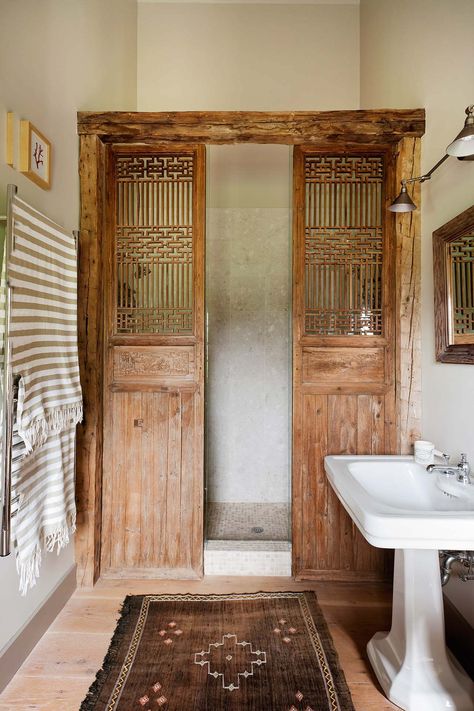 Rustic Ideas, Bathroom Decorations, Decor Lights, Vanity Mirrors, Bathroom Decorating, Sink Vanity, Rustic Bathroom, Shower Screen, Glass Shower