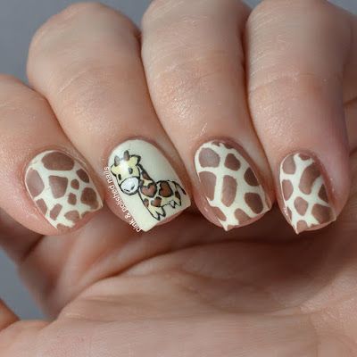 Pink & Polished: Giraffe Giraffe Nail Art, Giraffe Nails, Deer Nails, Animal Nail Designs, Animal Nail Art, Animal Nails, Animal Print Nails, A Giraffe, Cute Nail Art