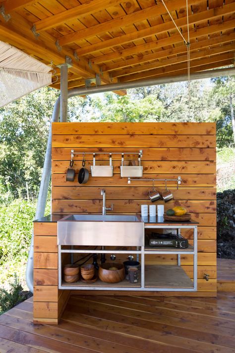 Tiny modern cabin makes up a dream Hawaiian getaway - Curbed Erin Moore, Small Farmhouse Kitchen, Outside House, Hawaiian Homes, Outdoor Pavilion, Casa Exterior, Diy Outdoor Kitchen, Modern Cabin, Outdoor Kitchen Design