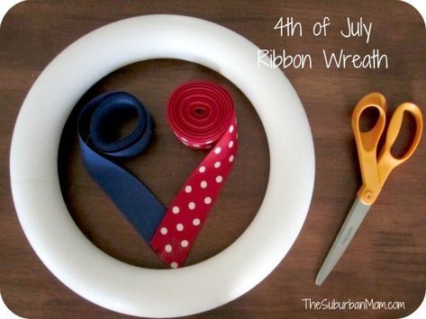 Diy Shabby Chic Christmas, Ribbon Wreath Tutorial, Patriotic Wreath Diy, Shabby Chic Christmas Decorations, Ribbon Wreath Diy, Easy Wreaths, July Wreath, Easy Handmade, Fourth Of July Decor