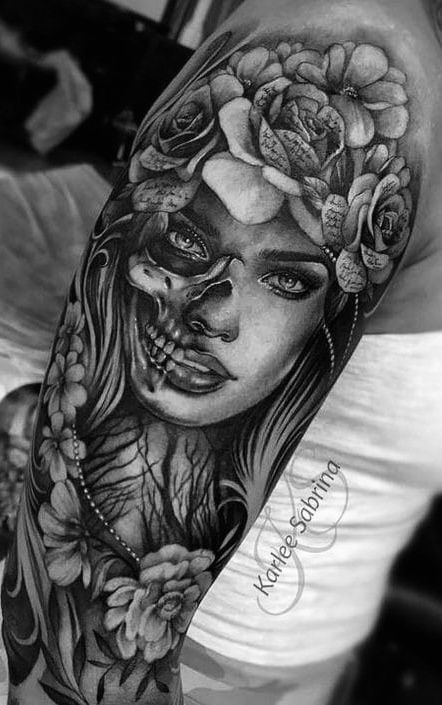 50 Times People Had A Beautiful Tattoo Idea And It Got Executed Perfectly #enchantedtattoo #tattooideas #tattoodesigns #forearmtatsforwomen #tattoos #realism #artbody #coupl #latinatattooideas #baddietatsarmsleeve #tattoo #tattoos #tattooart #bodyart #tattooinspiration #tattoostyle #tattooideas #tattoolove #tattooaddict #inked Half Woman Face Half Flower Tattoo, Tattoo Of A Womens Face, Woman’s Face Tattoo Sleeve, Black And Grey Women Sleeve Tattoo, Tattoo Ideas Female Sleeve Skull, Half And Half Face Tattoo, Unique Realism Tattoos, Zombie Woman Tattoo, Skull And Face Tattoo