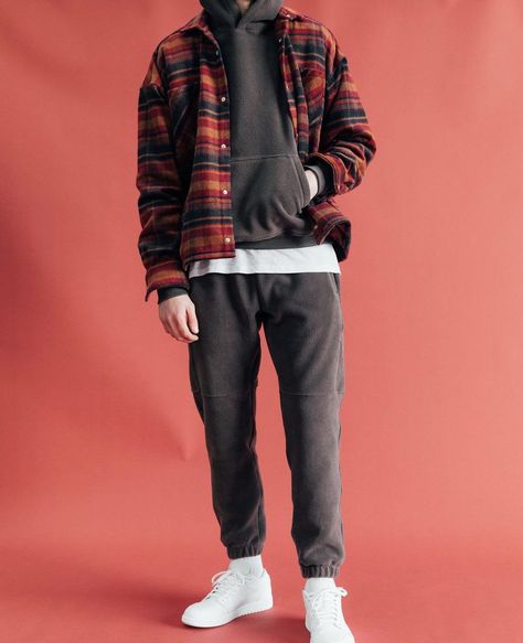 Flannel With Hoodie Outfit, Hoodie And Flannel Outfits Men Aesthetic, Hoodie And Flannel Outfits Men, Mens Hoodie And Flannel Outfit, Hoodie And Flannel Outfits, Flannel Over Hoodie Outfit Guy, Flannel Over Hoodie, Flannels Aestethic Men, Streetwear Men Outfits Street Fashion