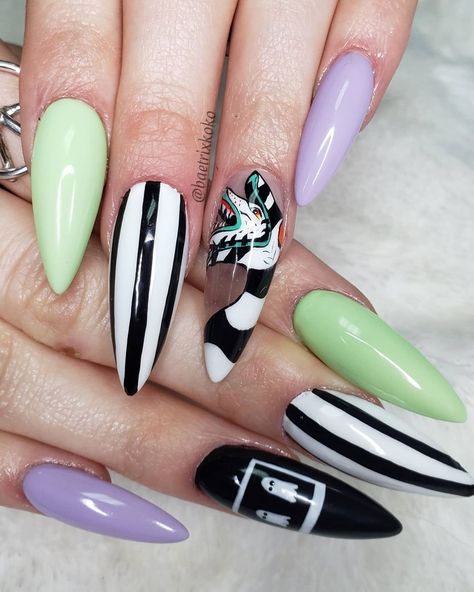 Beetlejuice Nails Almond, Beetlejuice Nails Acrylic, Beetle Juice Nails, Beetlejuice Nails, Beetlejuice Sandworm, Beetle Juice, Nail Art Designs Diy, Dots Nails, Nails Almond