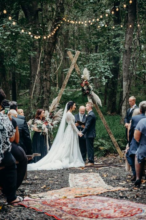 This romantic Georgia wedding is the epitome of boho elegance! | Image by Jordyn Kelly Photography Bush Wedding, Wedding March, Wedding Arbors, Safari Wedding, Romantic Wedding Receptions, Petite Wedding Dress, Western Wedding Dresses, Event Planning Tips, Camp Wedding