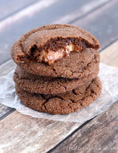 These chocolate Rolo cookies are always a favorite. You can't beat a chocolate cookie with an ooey gooey caramel center! Chocolate Rolo Cookies, Rolo Cookies Recipe, Rolo Cookies, Caramel Filling, Chewy Chocolate Cookies, Christmas Shortbread, Candied Orange, Chocolate Roll, Shortbread Recipes