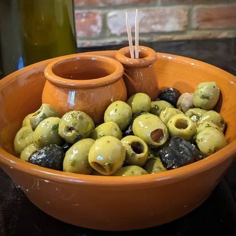 Meet our best seller 🤩🤩 Our handmade Spanish terracotta olive bowl with space for sticks & pits. Approx measurements: 16 cm in diameter. Price: £18 (including UK delivery) Please feel free to ask us any questions you may have. #spanishpottery #spanish #spanishfood #olives #uniquegifts #presentideas #giftideas #olivedish #terracotta #terracottafever #terracottaolivebowl #terracottaolivedish #pottery #uniquegiftideas #handmadeinspain Olive Bowl, Olive Dishes, Spanish Food, Unique Gifts, Bowl