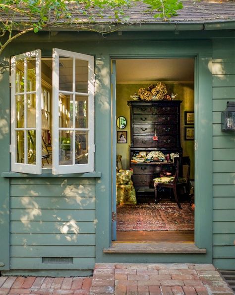 The 1904 cottage of Kate Stamp of Stamps & Stamps | House & Garden Cottage Entrance, Wooden Cornice, Cottage Details, Nyc Loft, Enclosed Porches, Victorian Cottage, Work Boxes, Tufted Leather, Cottage Bedroom