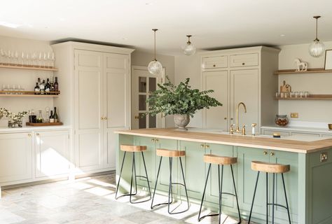 Sage Green Kitchen Chairs, Sage Green Kitchen Table, Sage Green And Beige Kitchen, Sage Green Island Kitchen, Sage Kitchen Island, Light Green Kitchen Ideas, Green And Beige Kitchen, Cream And Green Kitchen, Sage Green Kitchen Colour Scheme