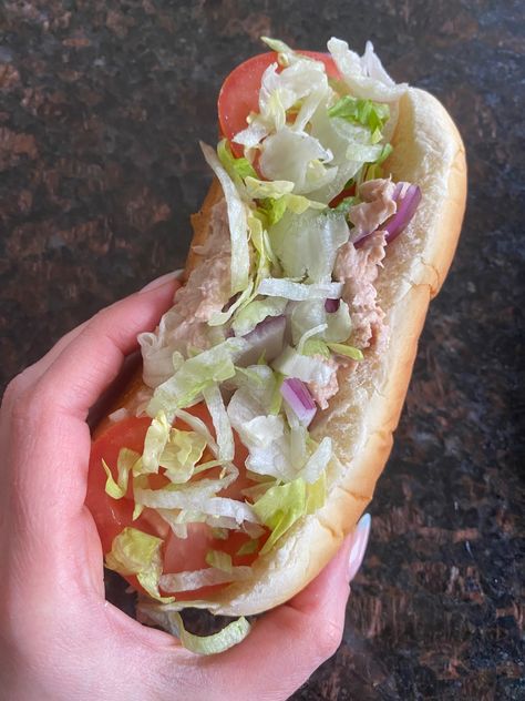 This Subway Tuna Salad Sandwich Copycat Recipe is so easy to make and cheaper than going to Subway! You'll love the convenience of making this delicious tuna salad sandwich at home. Subway Recipes, Subway Tuna, Subway Copycat, Fish Sandwich Recipes, Turkey Sandwiches Recipes, Fresh Peach Recipes, Easy Bbq Chicken, Tuna Salad Sandwich, Grill Cheese Sandwich Recipes