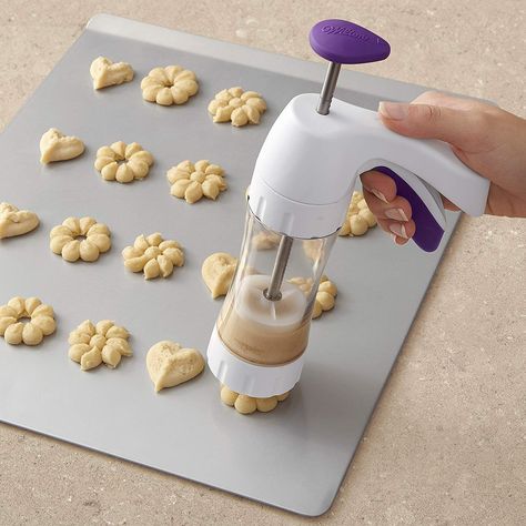 Wilton Cookie Press, بيتي فور, Danish Cookies, Spritz Cookie Recipe, Danish Butter Cookies, Make Cookies, Spritz Cookies, Unique Cookies, Cookie Press