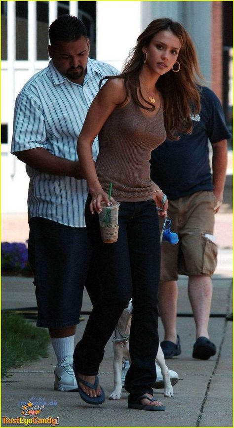 Jessica Alba 2000s, Young Jessica Alba, Jessica Alba Outfit, Jessica Alba Style, Outfits 2000s, 2000s Outfits, Megan Fox, Jessica Alba, 2000s Fashion