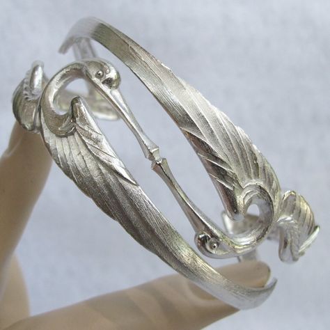 Win this! Love birds, antiques and collectibles? Join Antique Beak for it's 16th anniversary and win this sterling silver Heron Cuff Bracelet. No purchase necessary to enter or win. www.antiquebea.com for details. Drawing on 7/1/16. October Jewelry, Putao, Herons, Art Nouveau Design, Bird Jewelry, Special Jewelry, Themed Jewelry, Vintage Vibe, A Kiss