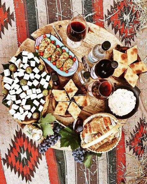 Albanian Food, Albanian Wedding, Albanian Recipes, Albania Travel, Albanian Culture, European Summer, Wedding Food, Countries Of The World, Albania