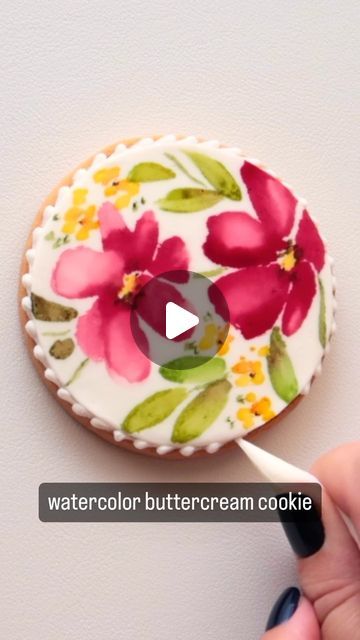 Christmas Cookie Painting, Watercolor Decorated Cookies, Watercolor Cookies Painting, Painted Cookies Watercolor, Watercolor Cookies Royal Icing, Painted Christmas Cookies, Buttercream Decorated Cookies, Watercolour Cookies, Summer Cookies Decorated