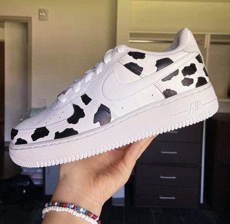 Painted Nike Air Force, Custom Nike Air Force, Painted Nikes, Custom Shoes Diy, Diy Sneakers, Nike Air Force 1s, Nike Airforce 1, Custom Air Force 1, Nike Air Shoes