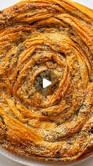 Crinkle Pie, Greek Pie, Filo Pastry Recipes, Spanakopita Recipe, Filo Pastry, Cheese Pies, Dinner Party Recipes, Pastry Recipes, Small Bites