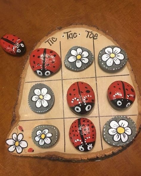 Painted Rocks Diy, Rock Painting Patterns, Garden Art Crafts, Pet Rocks, Rock Painting Designs, Stone Crafts, Garden Art Sculptures, Rock Painting Art, Pebble Painting