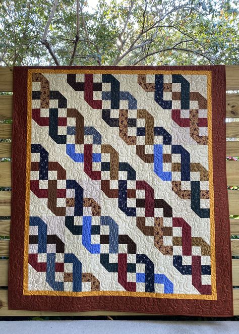 Intricate Quilt Patterns, Kim Brackett Quilts, Manly Quilts, Interlocking Patterns, Log Cabin Quilt Pattern, Modern Patchwork, Quilt Modern, Homemade Quilts, Quilts Patterns