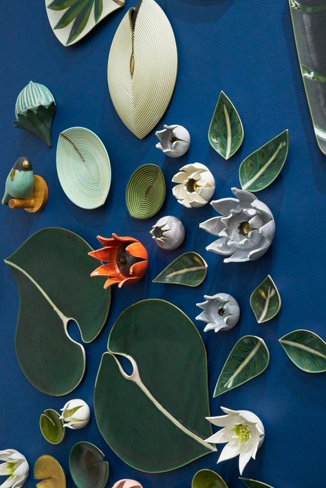 Ceramic Wall Art Sculpture, Ceramic Wall Flowers, Workshop Apd, Metal Flower Wall Art, Acrylic Flower Painting, Senior Style, Acrylic Wall Decor, Wallpaper Project, Animals And Birds