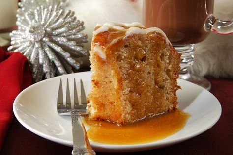 With a healthy dose of robust Blue Mountain Coffee and decadent Butter Rum Sauce, this Coffee Rum Cake recipe certainly ain't your grandma's! Caramel Glaze Recipe, Banana Bread Cake, Banana Bread Pudding, Rum Cake Recipe, Homemade Toffee, Cake With Caramel, Toffee Sauce, Caramel Glaze, Gateaux Cake