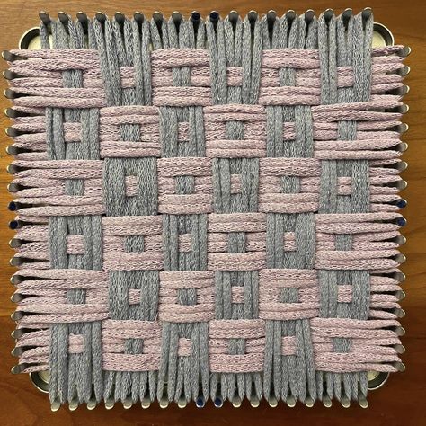 10” Potholder Loom Patterns, Potholder Loom Patterns Free, Loom Potholder Patterns, Potholder Loom Patterns, Potholder Diy, Potholder Patterns Free, Handmade Pot Holders, Potholder Loom, Loom Projects