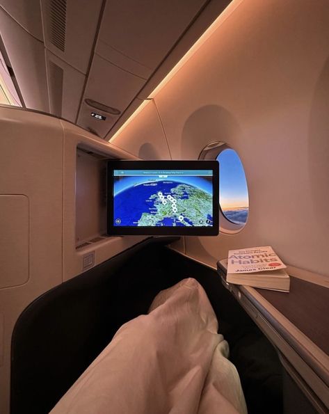 #travel British Airways Business Class Cabin, Business Class Flight Aesthetic, Air Aesthetic, Business Class Seats, First Class Flights, Business Class Flight, Airport Aesthetic, Luxury Lifestyle Girly, Catch Flights