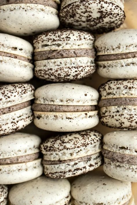 Cookies & Cream Macarons - CPA: Certified Pastry Aficionado Oreo Macarons, Cream Macarons, French Macaroon Recipes, French Macarons Recipe, Macarons Recipe, Oreo Buttercream, French Cookies, Chocolate Macaroons, Macaroon Cookies