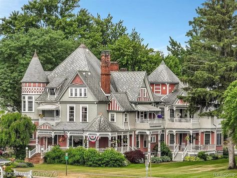 Massive 1885 "Heather House" Queen Anne Victorian in Marine City, Michigan - Pricey Pads Queen Anne Victorian House, Queen Anne House, Marine City, Victorian House Plans, Queen Anne Victorian, Old Houses For Sale, Victorian Mansions, Mansions For Sale, Open Floor