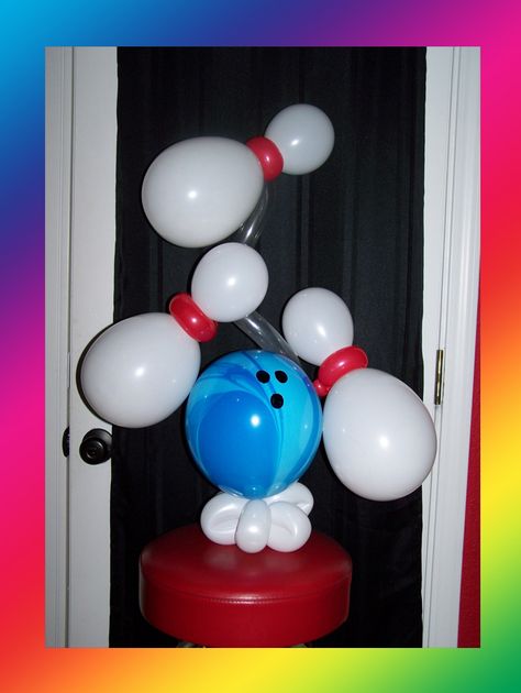 My Husband and Son would like this. Bowling Balloon Decorations, Bowling Balloons, Bowling Alley Party, Bouquet Balloons, Baloon Art, Bowling Birthday Party, Bowling Birthday, Bowling Party, Balloon Twisting