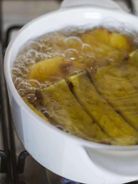 boil pineapple rinds Pineapple Core Uses, Boiling Pineapple Skin, Boiling Pineapple Skin Benefits, Pineapple For Cough, Pineapple Water Recipe, Healthy Water Recipes, Cooked Pineapple, Pineapple Detox, Drinks Healthy