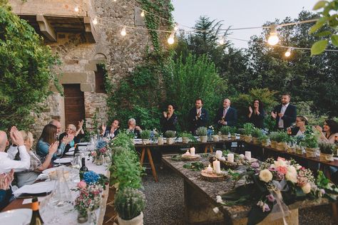 Small Italian Wedding, Italian Castle Wedding, Tuscan Italy, Tuscany Italy Wedding, Wedding Castle, Naples Wedding, Italian Castle, Italian Wedding Cakes, Low Key Wedding