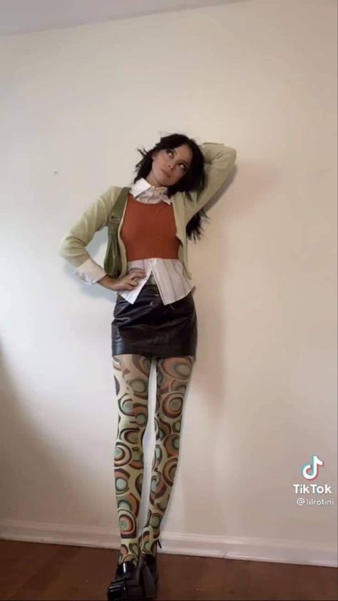 Solid Color Tights Outfits, Daria Inspired Outfits, Fun Tights Outfit, Lilrotini Outfits, Outfits With Layers, Layering Outfits Aesthetic, Colorful Tights Outfit, Layered Outfits Aesthetic, Layered Clothes