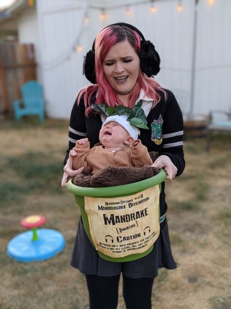 Baby Mandrake Costume Diy, Mandrake Baby Costume, Mandrake Costume, Halloween Baby Pictures, Harry Potter Halloween Party, Costumes Diy, Harry Potter Halloween, Baby Inspiration, Halloween 2023