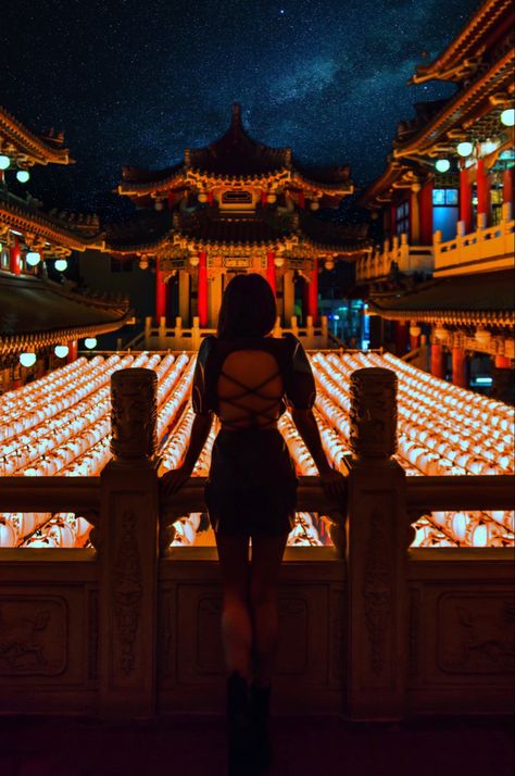 girl looking at  Sanfeng temple Taiwan at night Taiwan Travel Photography, Taiwan Photoshoot, Aussie Photography, Taiwan Aesthetic, Taiwan Photography, Taiwan Itinerary, Taiwan Kaohsiung, Polaroid Ideas, Kaohsiung Taiwan