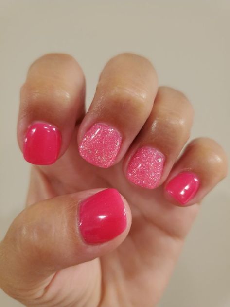 Short Nails Dipped, Dipped Nails Ideas Powder Short Natural, Short Acrylic Dip Nails, Pretty Pink Dip Nails, Pink Nail Dip Ideas, Very Short Dip Nails, Easter Dip Powder Nails, Spring Dip Nail Ideas, Sns Short Nails