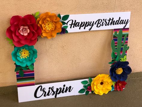 Sarape Mexican theme selfie frame,  with paper flowers. Fiesta theme, cactus. Mexican Paper Flowers, Education Tattoos, Quotes Outdoors, Party Photo Frame, Tattoos Celebrities, Selfie Frame, Mexican Theme, Mexican Party Theme, Fiesta Theme