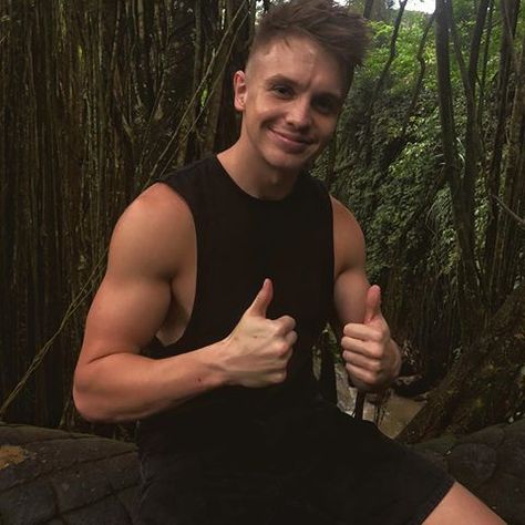 Joe Weller, Lifestyle Influencer, Logan Paul, Universal Music Group, Amazon Rainforest, Smash Book, Survival Skills, Words Of Encouragement, Youtubers