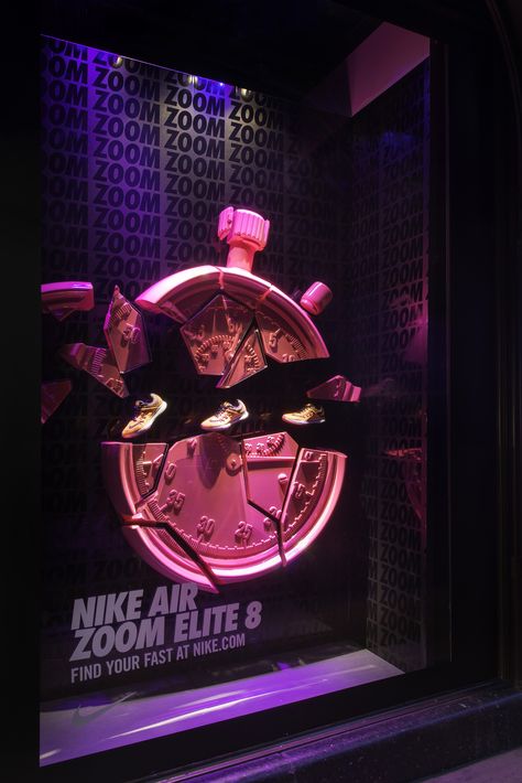 Nike Window Display Visual Merchandising, Nike Display Design, Nike Visual Merchandising, Nike Window Display, Window Display Retail, Harrods London, Store Window Display, Visual Merchandising Displays, Window Display Design